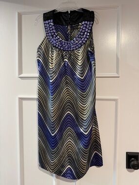 Sleeveless Purple and Black Wave-Print Dress with Embellished Neckline Medium